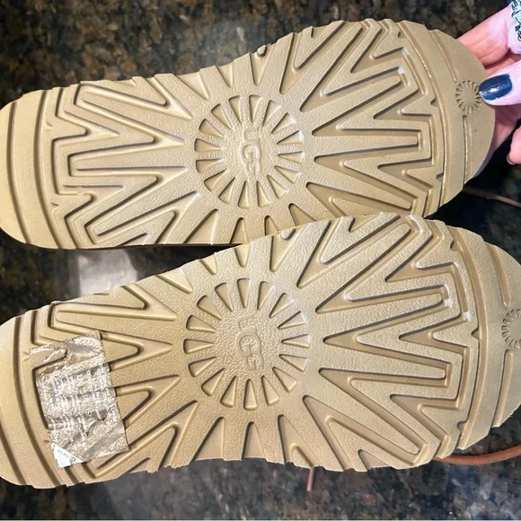 UGG Chestnut Shearling Lined Boots - Picture 6 of 6